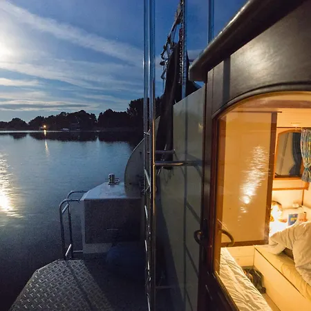 Floating At Harbor By Kuhnle-tours レヒリン