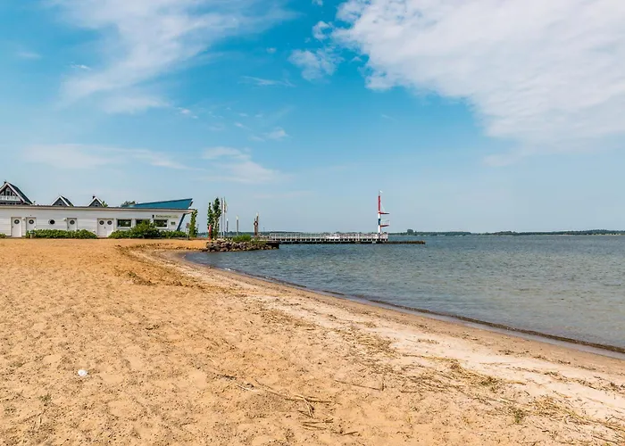 Floating At Harbor By Kuhnle-tours 船上ホテル *